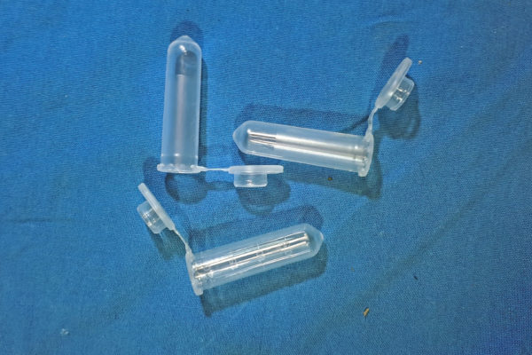 Tube PVC pour poudre noire, 2g gradué, dès 29ct/pc Tube PVC pour poudre noire, 2g gradué, dès 29ct/pc