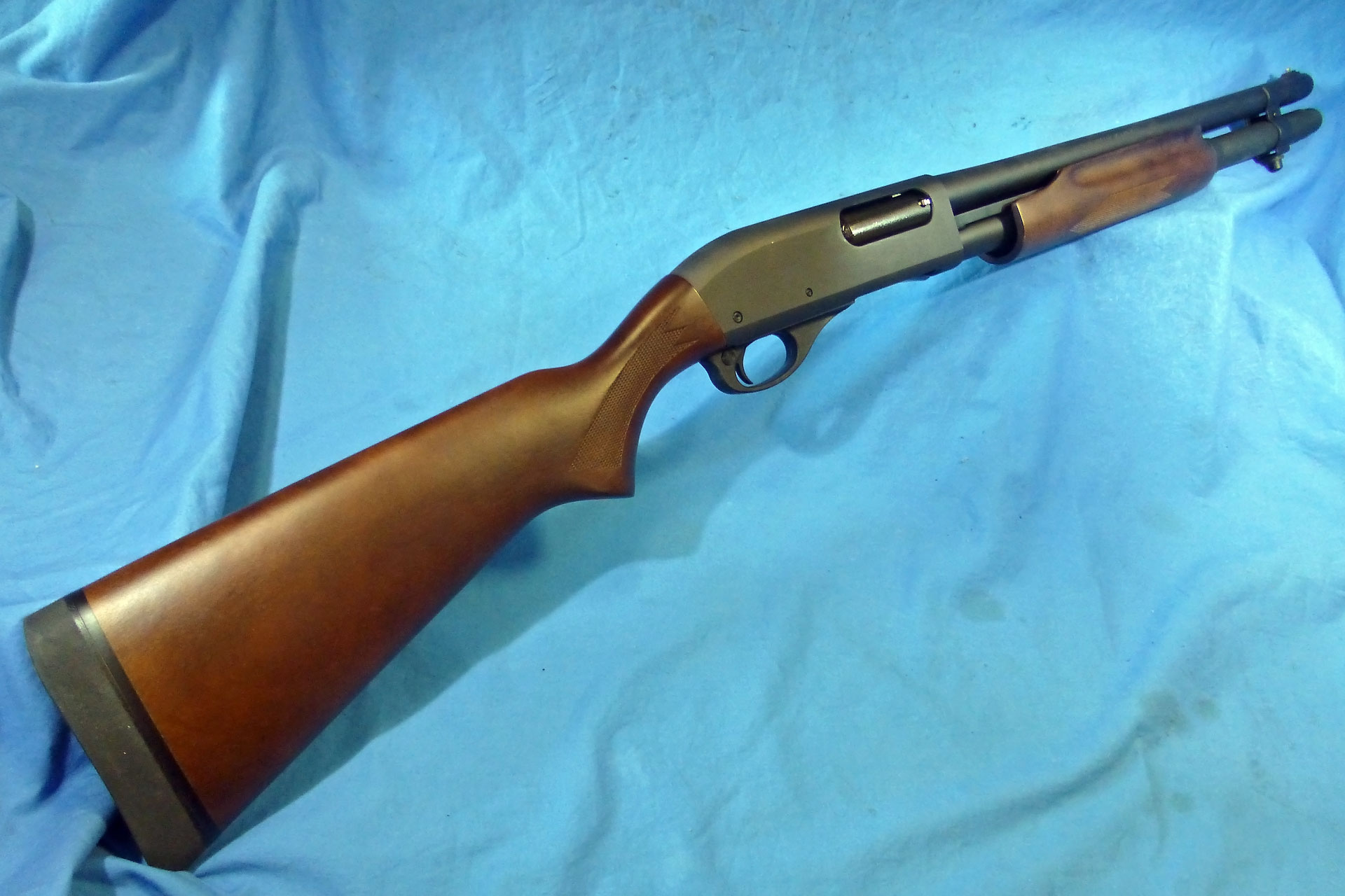 Fusil à pompe REMINGTON 870 Express +2 - Atelier d'Armurerie Roch